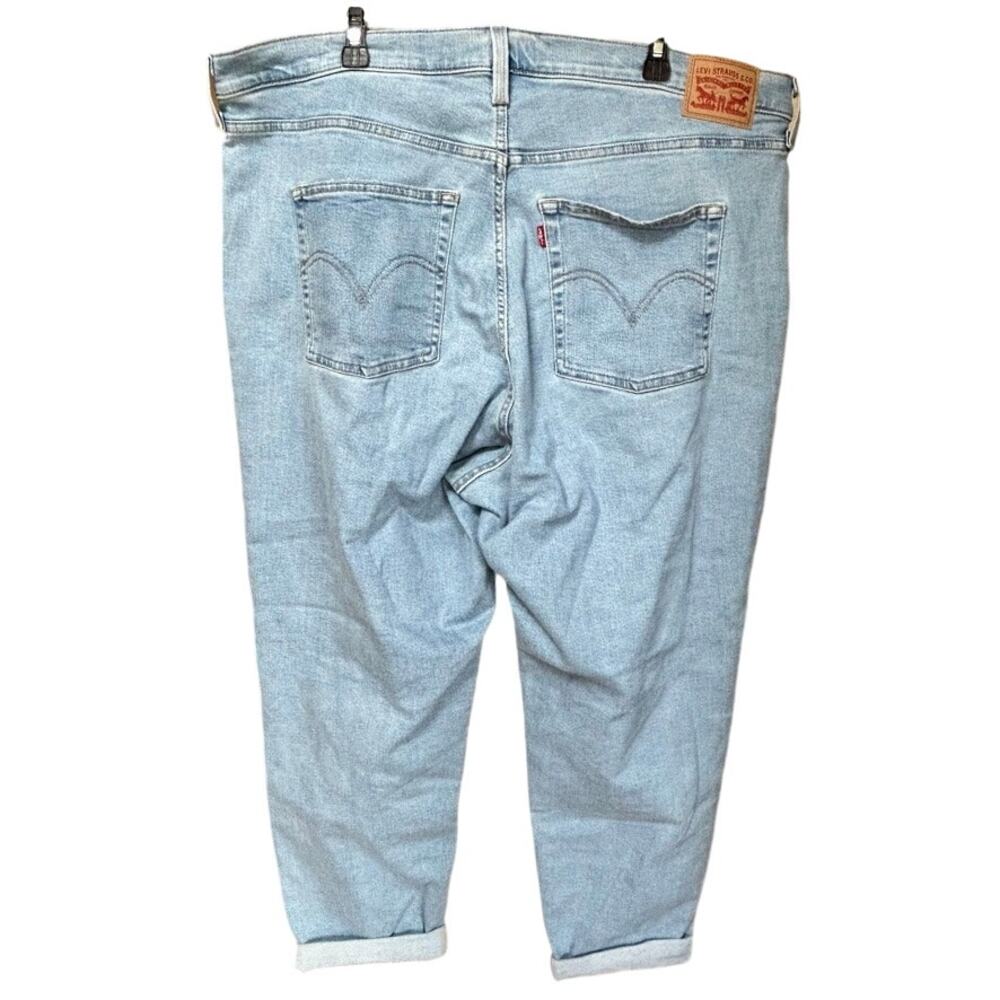 Levi's Light Wash Distressed Ankle High Waisted Mom Jean Size 20W - Picture 2 of 7